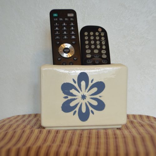 Paint Stencils Add Flair to Ceramic Vases